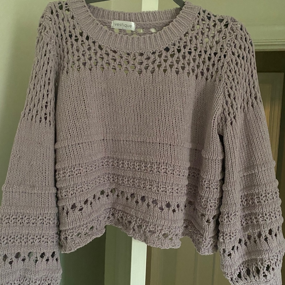 Vestique Lilac Sweater